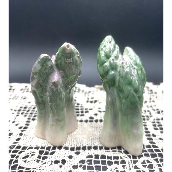 Vintage Asparagus Salt and Pepper Shakers Made in Italy MCM Decor Collectibles - Picture 1 of 11